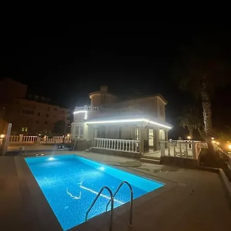 Vila Gold Da Oezel Havuzlu Muhtesem *